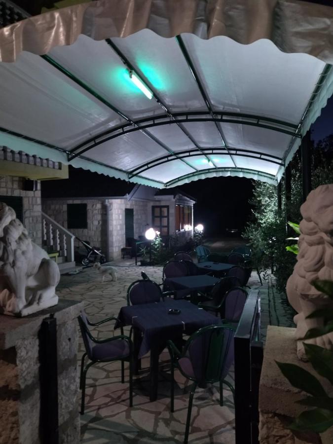 Apartment Ksenija كوتور المظهر الخارجي الصورة